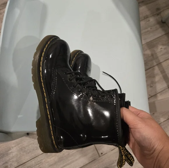 Dr. Martens Kids Glossy Black Boots Juinor Sz 2 Us - Picture 9 of 9